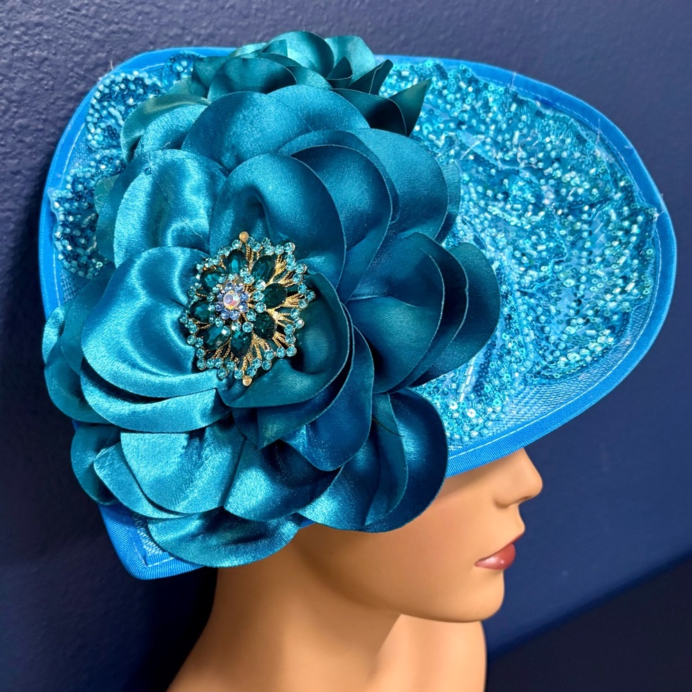 Chic Turquoise Floral Women's Hat